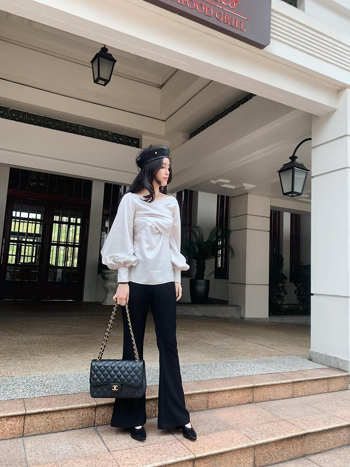 Tủ đồ của em gái Mai Phương Thúy có không ít đồ hiệu, đặc biệt là túi xách và giày. Cô thậm chí chịu khó cập nhật xu hướng thời trang mới và được nhận xét có phong cách thời trang ấn tượng hơn chị gái.