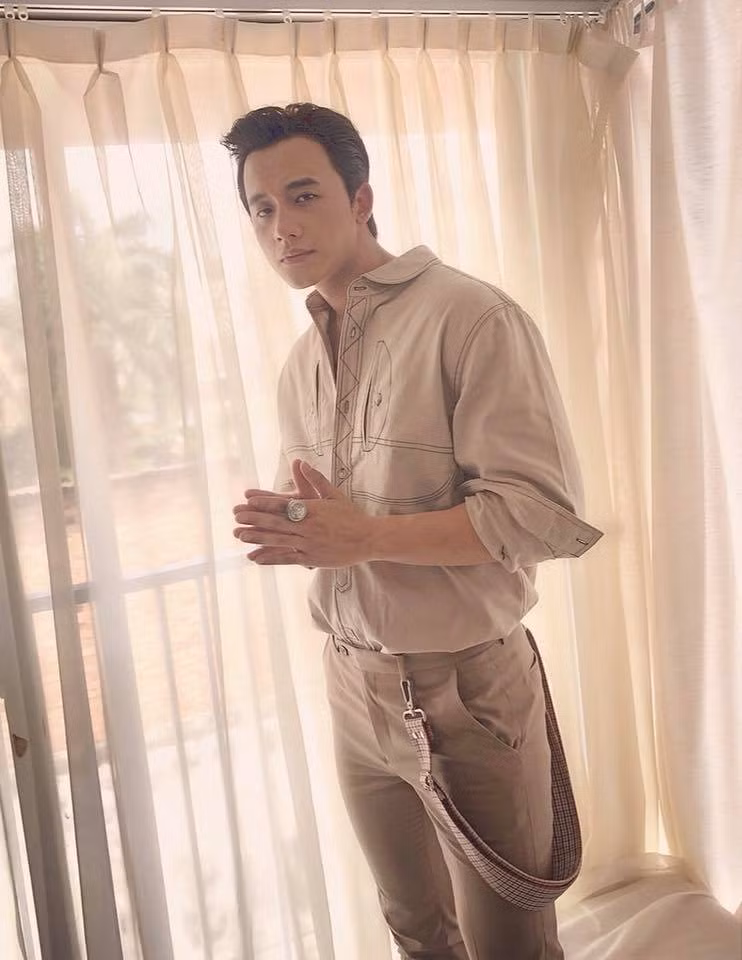 Mai Tài Phến thay đổi phong cách thời trang rất linh hoạt.