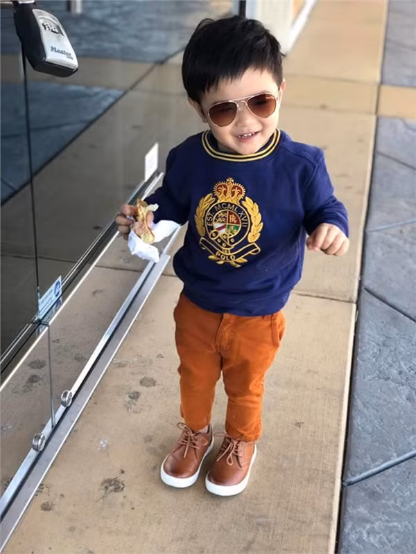 Không chỉ đẹp trai khi thừa hưởng đường nét thanh tú từ bố lẫn mẹ, Thiên Từ còn được nhắc đến như một fashionista chính hiệu.