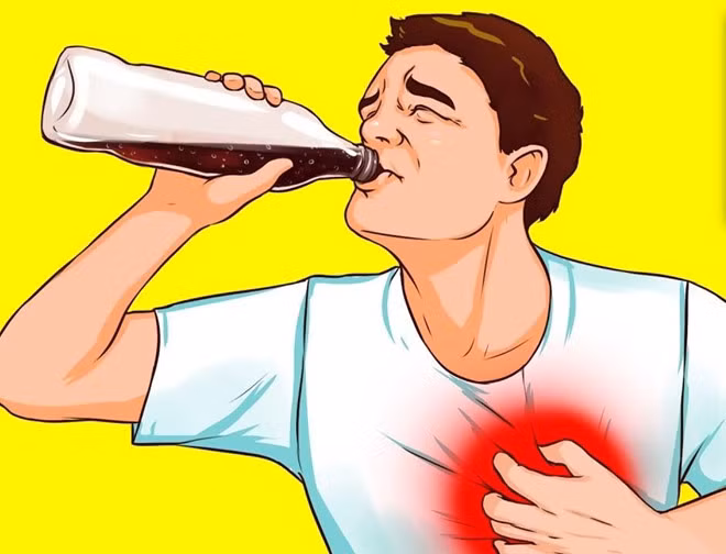Vấn đề về tim: Nồng độ cholesterol xấu tăng lên làm tăng nguy cơ đau tim. Nếu uống một lon đồ uống có ga mỗi ngày, bạn có nguy cơ cao bị tăng huyết áp. Đặc biệt, ở phụ nữ, khả năng mắc bệnh tiểu đường loại 2 rất cao. Một nghiên cứu của Đại học Miami (Mỹ) phát hiện những người có thói quen uống nước ngọt hàng ngày có nguy cơ bị bệnh tim mạch tới 61%.