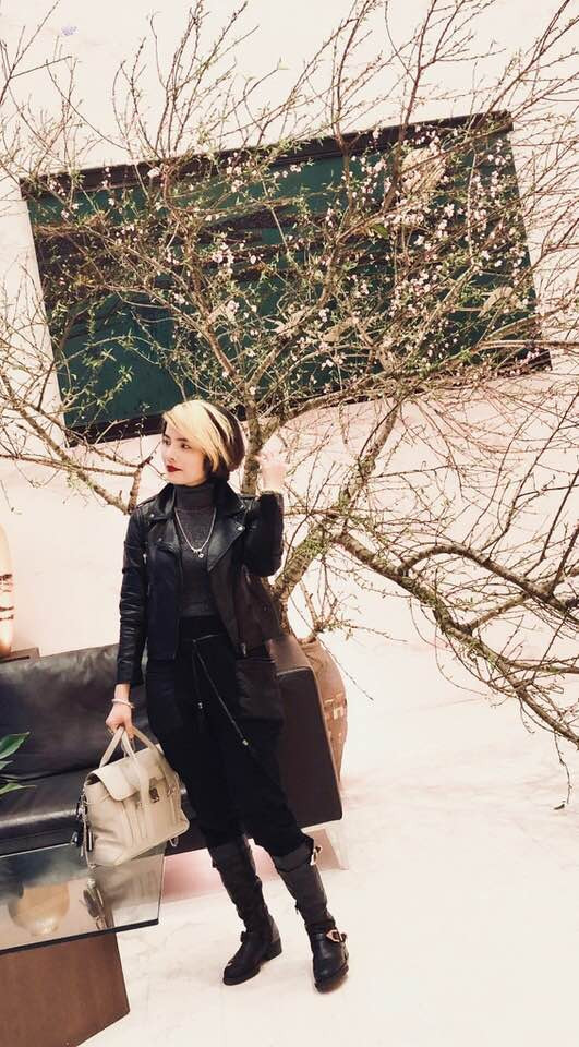 Kiều Thanh với mái tóc ngắn nhuộm light bụi bặm khiến ai nhìn cũng ngán ngẩm.