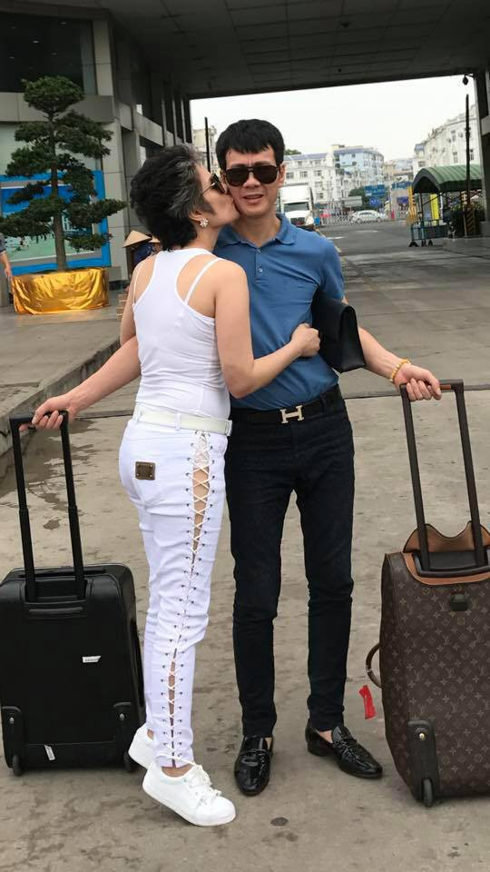 Style ngoài đời của Kiều Thanh cũng thiên về sự cá tính, nổi loạn.