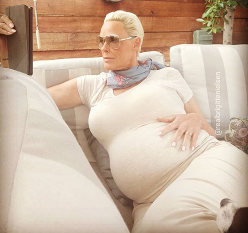 Tài chính ổn định: Ở tuổi 40, hầu hết phụ nữ đã có một sự nghiệp và có thể tập trung hơn và dành nhiều thời gian hơn cho em bé. (Ảnh minh họa: Instagram realbrigittenielsen)