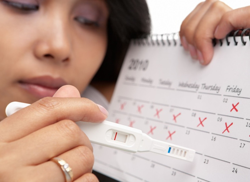 Ít có cơ hội mang thai: Ở tuổi càng cao phụ nữ càng khó mang thai và đối mặt với nhiều rủi ro. Tuy nhiên, ở thời đại công nghệ và kỹ thuật y khoa phát triển cơ hội có thể cao hơn. Từ tuổi 32, khả năng sinh sản ở phụ nữ bắt đầu giảm vì số lượng trứng giảm. Nhưng hiện nay, phụ nữ có thể sử dụng trứng hiến hoặc có thể trữ đông trứng. (Ảnh minh họa: Depositphotos)