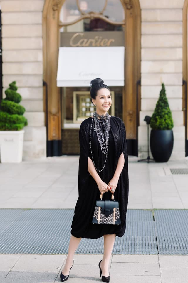 Được đánh giá là mỹ nhân sở hữu gu thời trang tinh tế nhất làng mỹ nhân Việt, Diễm My luôn lựa chọn những trang phục mang tính sang trọng, xa xỉ cùng các món đồ hiệu đắt đỏ.