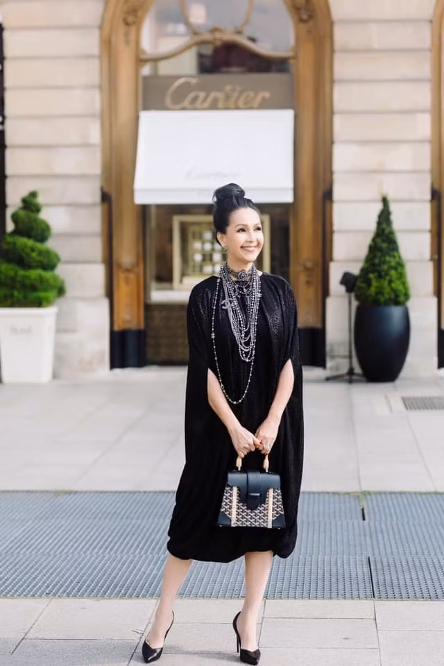 Được đánh giá là mỹ nhân sở hữu gu thời trang tinh tế nhất làng mỹ nhân Việt, Diễm My luôn lựa chọn những trang phục mang tính sang trọng, xa xỉ cùng các món đồ hiệu đắt đỏ.