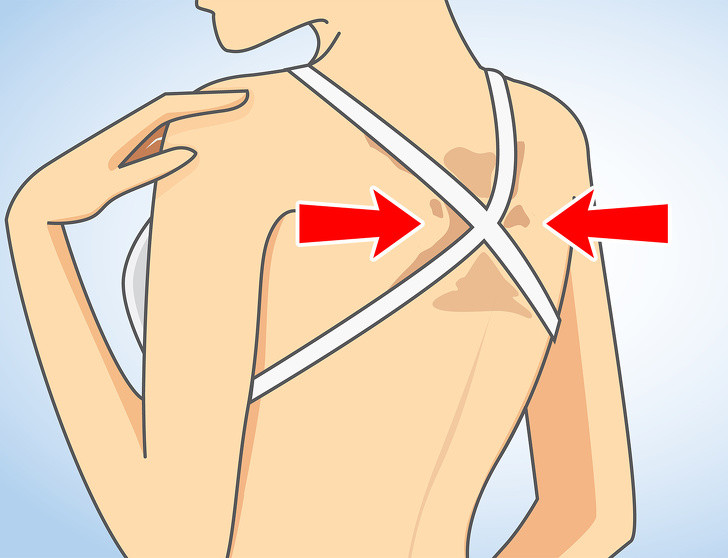 Ăn quá nhiều cà chua gây biến đổi màu da: Lycopene là một loại sắc tố có trong cà chua và các loại thực phẩm khác. Khi được tiêu thụ với số lượng phù hợp, nó rất tốt cho sức khỏe tim mạch. Tuy nhiên, khi tiêu thụ quá mức, nó có thể dẫn đến sự đổi màu da, được gọi là lycopenodermia.