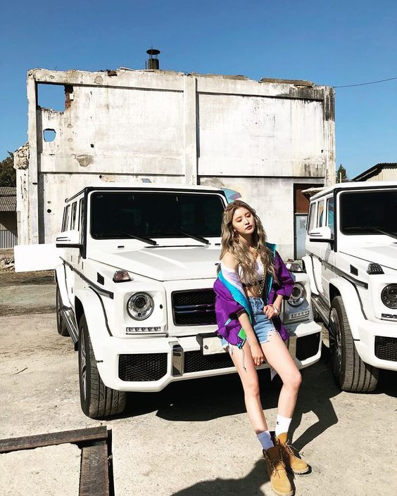 Park Jeong Hwa (EXID): Cô nàng em út của nhóm nhạc Exid gây ấn tượng bởi sở hữu thân hình nóng bỏng nhất nhóm. Không chỉ vậy, người hâm mộ còn ngưỡng mộ gu thời trang đẹp xuất sắc.