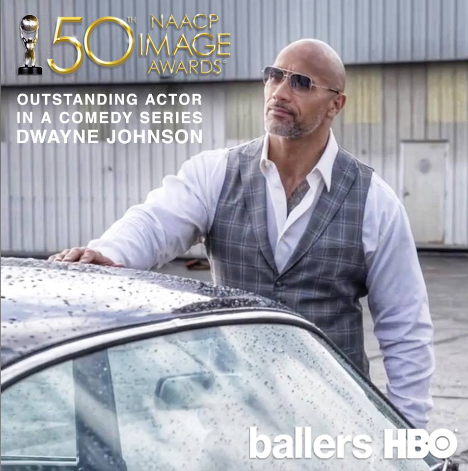 Mỗi ngày, The Rock nạp vào cơ thể khoảng hơn 5000 calo, trong đó có tới 5kg thịt, 1000 calo từ cá biển, anh ăn khoảng 12 quả trứng.