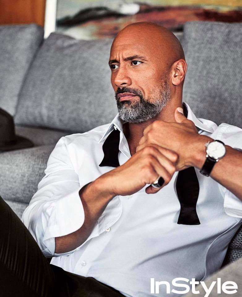 Chế độ tập luyện để có cơ bắp cuồn cuộn như The Rock cần phải bổ sung lượng đạm lớn, do đó người hùng hành động dùng rất nhiều thực phẩm hỗ trợ.