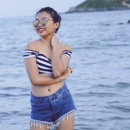 Thời trang đi biển gợi cảm của Phương Mỹ Chi.