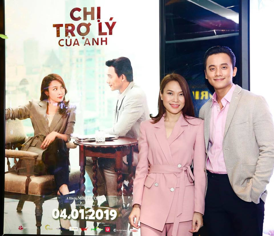 Một lần khác xuất hiện cùng nhau, cặp đôi lại diện đồ hồng ton sur ton cực chất.