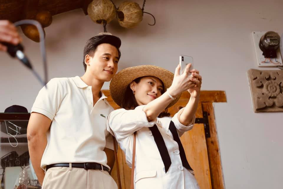 Loạt đồ đôi của hai người khiến người hâm mộ vô cùng thích thú.