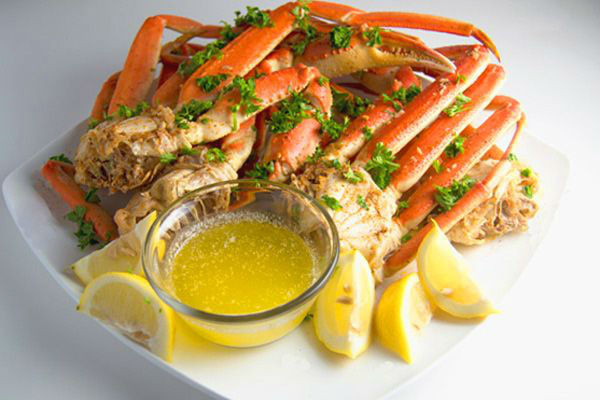 Loại cua này có thịt nhiều ở phần chân, đầy thịt trắng săn chắc với vị ngọt đậm đà.