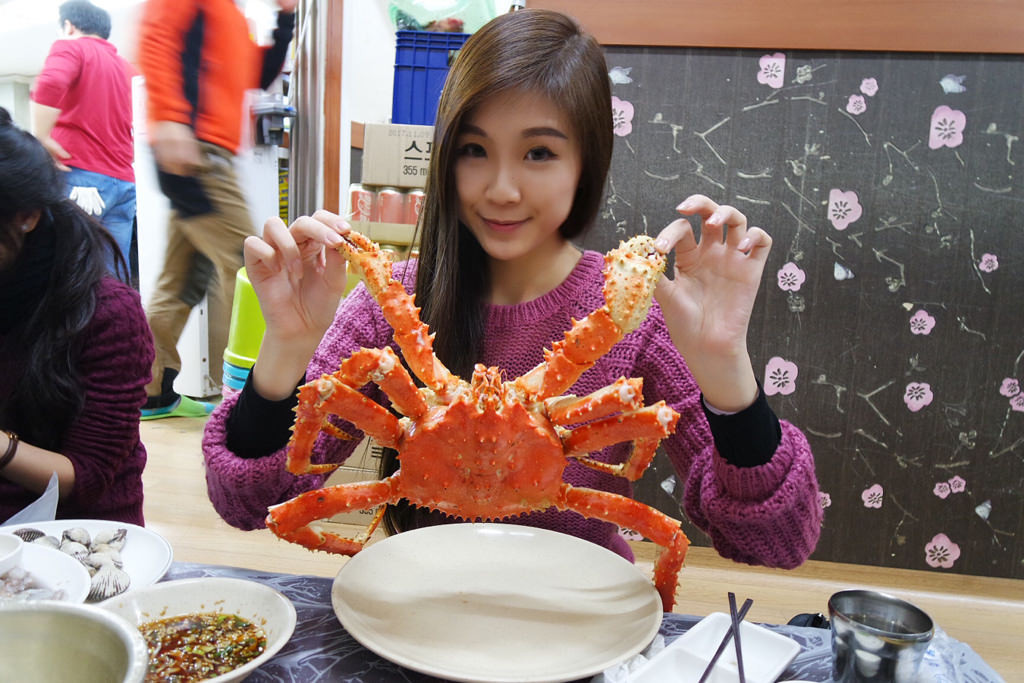 Cua Tuyết được xem như là một trong những món ăn tươi ngon nhất ở Hàn Quốc vào mùa xuân.