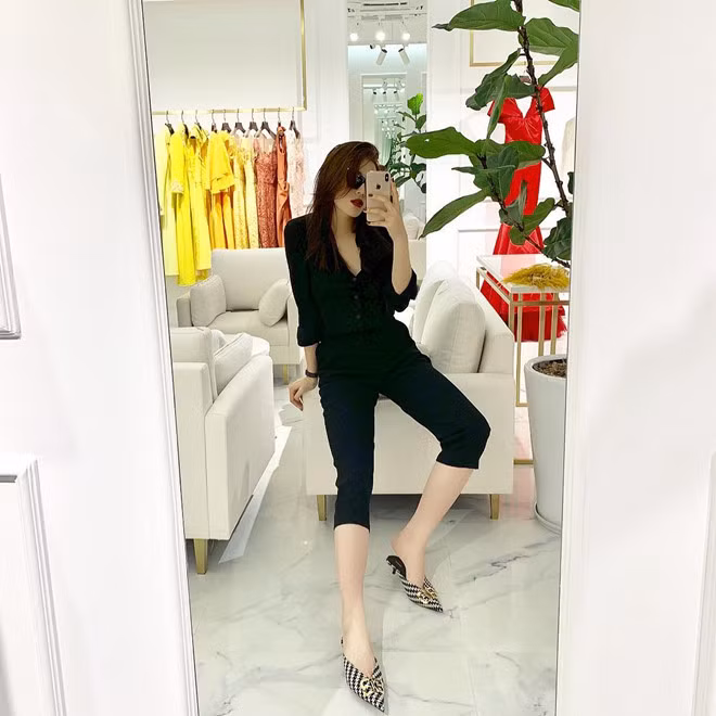 Đôi giày của Kỳ Duyên giống hệt giày của Minh Triệu.