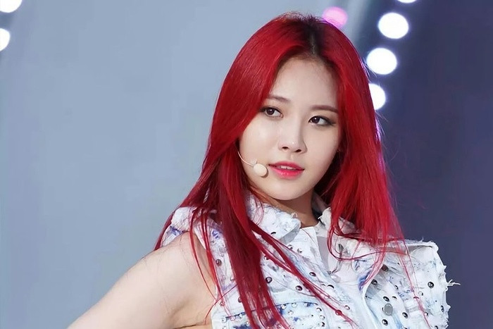 Yura (Girl’s Day) là một trong những mỹ nhân xứ Kim chi có mái tóc đỏ tuyệt đẹp và quyến rũ.