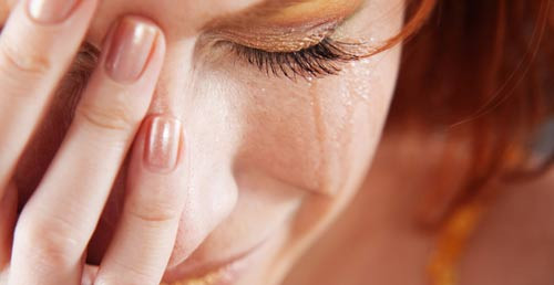 Vo nghen ngao cay dang gui chong ngoai tinh la thu dam nuoc mat