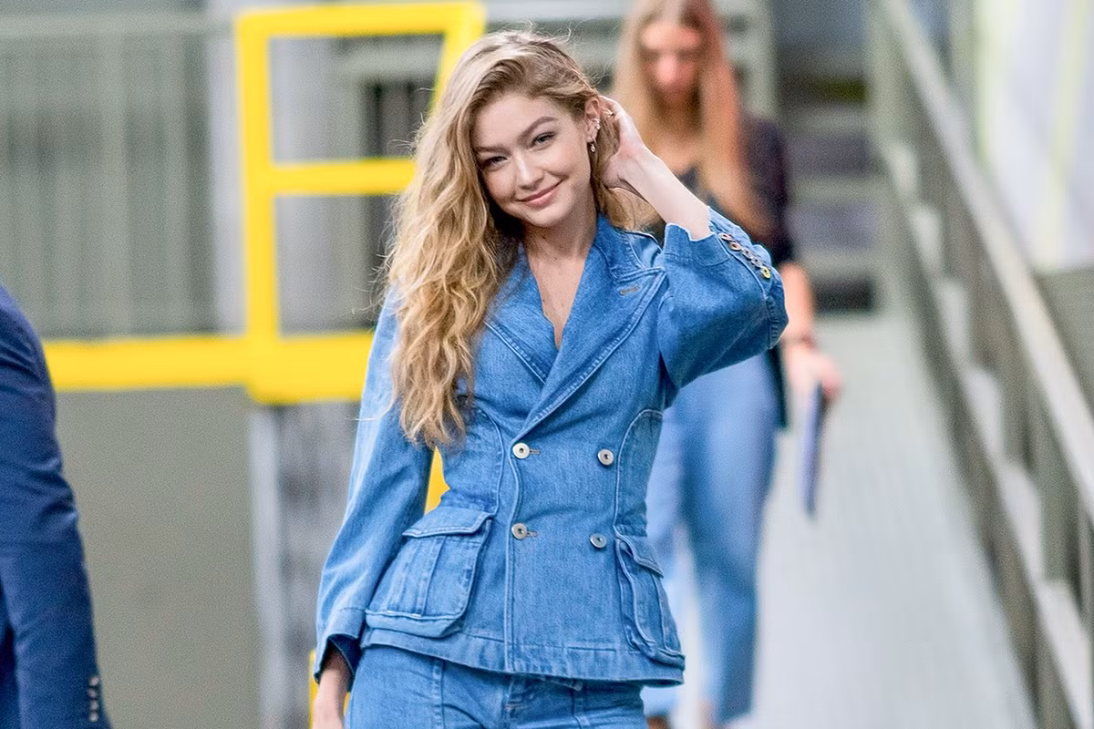 Gigi Hadid: Là một trong những người mẫu hàng đầu thế giới và được góp mặt trong show diễn sexy nhất hành tinh, song bí quyết có hình thể đẹp của Gigi Hadid lại không hề phức tạp. Cô sở hữu số đo 3 vòng hoàn hảo 86-64-89.