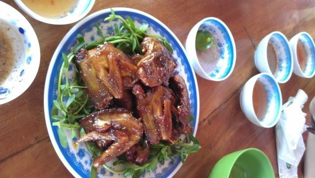 Các món ăn từ cúm núm hầu hết đều sử dụng nguyên liệu dân dã, miệt vườn nhưng luôn trở thành món ngon nhớ đời với những người đã từng được thưởng thức thứ “gà nước, chim trời” có một không hai này.