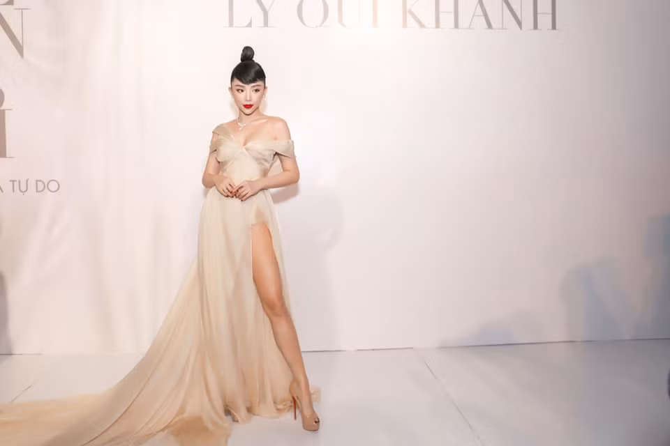 Tóc Tiên tiết lộ bí quyết giúp dưỡng da, giữ dáng nóng bỏng Toc Tien tiet lo bi quyet giup duong da, giu dang nong bong