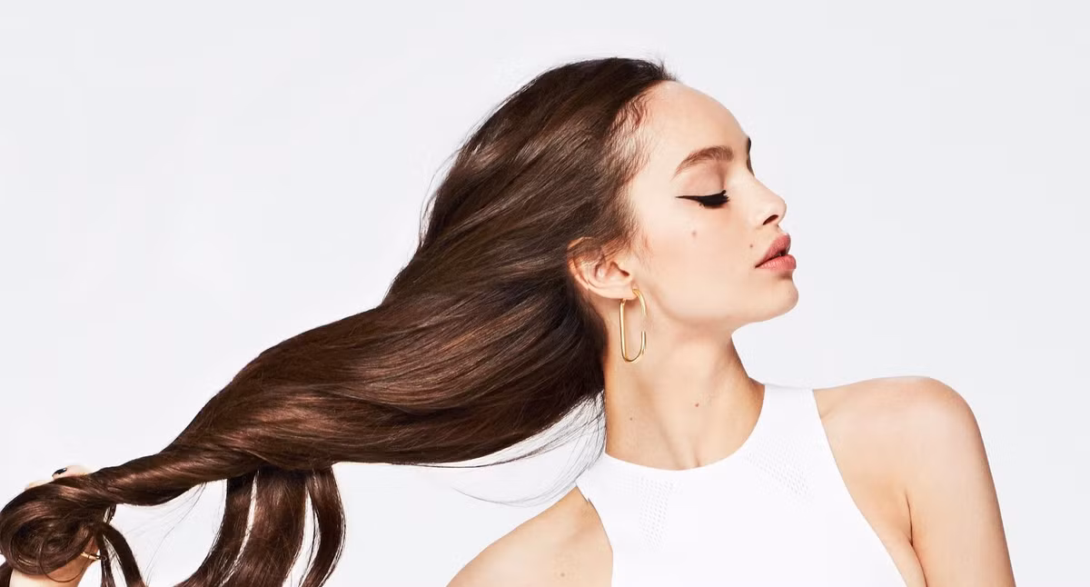 Mặt nạ tóc: Người Nga tin rằng cân bằng độ pH và sử dụng mặt nạ dưỡng ẩm là cách đơn giản nhất để giúp mái tóc khỏe đẹp. Họ không tìm đến các sản phẩm đắt tiền mà tận dụng chính những nguyên liệu trong gian bếp để làm đẹp.