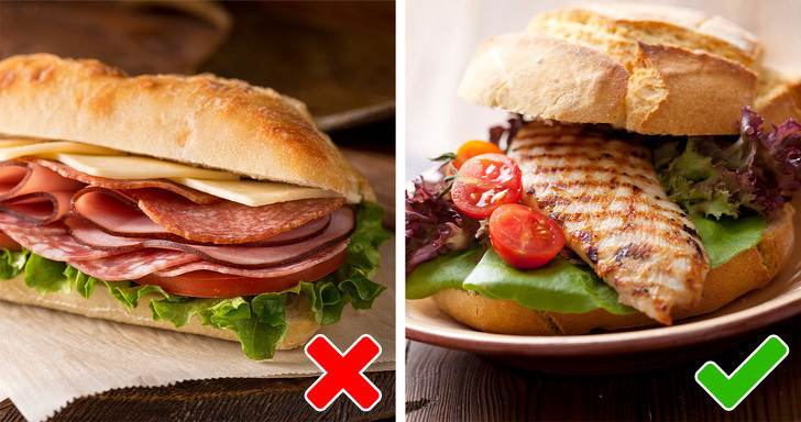 Thịt chế biến gây mất nước: Thịt chế biến như xúc xích, thịt xông khói và thịt nguội chứa nhiều muối và chất bảo quản. Việc tiêu thụ thịt chế biến dẫn đến mất nước và gây viêm. Ngoài ra, những sản phẩm này làm giảm vitamin C trong cơ thể, rất quan trọng cho sự hình thành collagen.