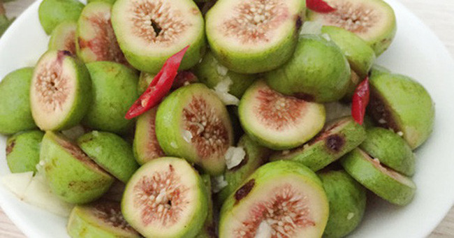 Sung là một loại quả có tác dụng chữa nhiều bệnh như một số bệnh ung thư, viêm loét dạ dày, sỏi mật và còn có tác dụng chữa bệnh trĩ rất hiệu quả. Ảnh: Internet.