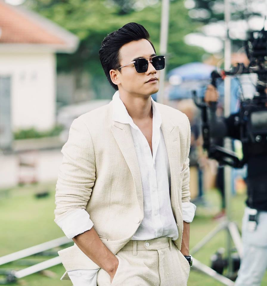  Ngoại hình sáng láng mỗi khi xuất hiện trên sân khấu và truyền hình, ngoài đời Mai Tài Phến cũng rất được lòng người hâm mộ bởi phong cách thời trang sành điệu, nam tính và lịch lãm biến hóa.