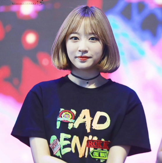 Hani xinh xắn như búp bê khi quyết định cắt tóc ngắn uốn cụp.