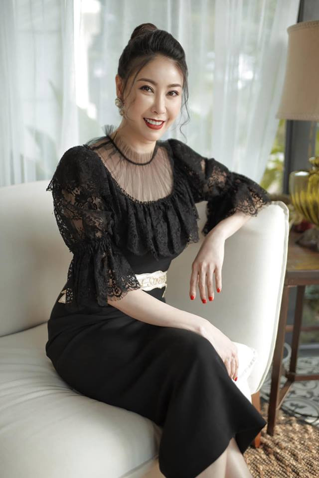 Dù đã là mẹ 3 con nhưng Hoa hậu Hà Kiều Anh vẫn sở hữu vóc dáng cuốn hút nhờ chế độ ăn uống, tập luyện thể thao cùng lối sống khoa học. Ảnh: FBNV.