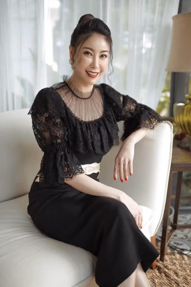 Dù đã là mẹ 3 con nhưng Hoa hậu Hà Kiều Anh vẫn sở hữu vóc dáng cuốn hút nhờ chế độ ăn uống, tập luyện thể thao cùng lối sống khoa học. Ảnh: FBNV.