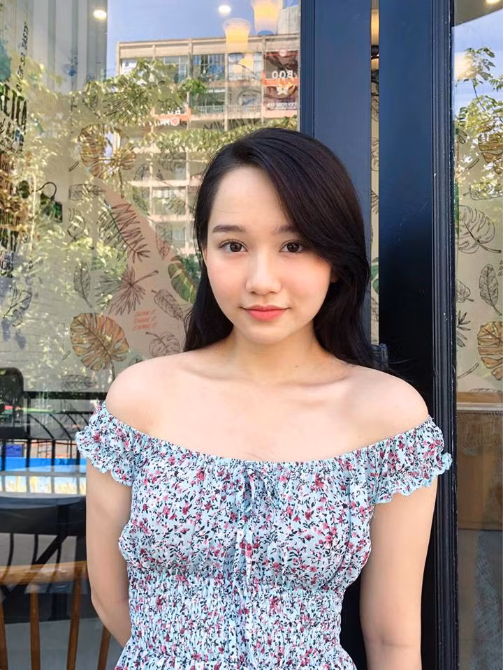 Nhan sắc xinh xắn, đôi mắt long lanh to tròn của Trúc Anh được nhiều người nhận xét là "sinh ra để vào vai Hà Lan của Mắt Biếc".