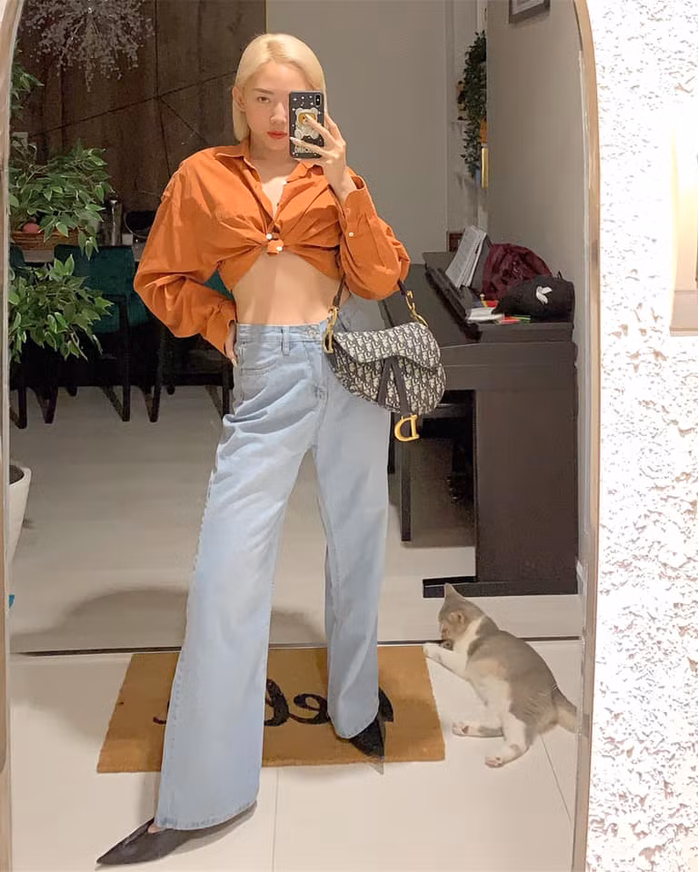 Dai gia ngam trong gioi showbiz: Toc Tien bong lo nha rieng sam uat-Hinh-4