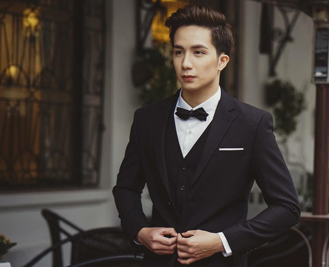 Hạo Đông cũng là người mẫu tự do, tham gia diễn xuất trong MV của các ca sĩ và một số dự án phim ngắn. Anh chàng diện vest rất bảnh bao.