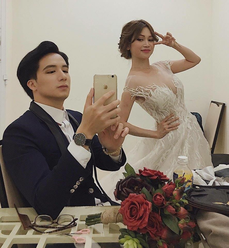 Mới đây, Lưu Hạo Đông bất ngờ chia sẻ thông tin chuyện tình cảm đổ vỡ, anh và Sĩ Thanh chính thức "đường ai nấy đi" sau hơn 2 năm gắn bó. Sĩ Thanh và Lưu Hạo Đông chia tay khiến nhiều người hâm mộ nuối tiếc về cặp đôi đẹp của làng giải trí.