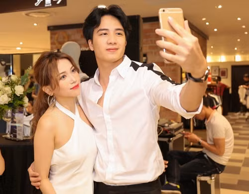 Khi còn mặn nồng, Hạo Đông và Sĩ Thanh thường mặc đồ "ton sur ton".