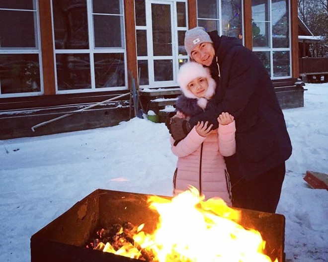 Em gái út của Đặng Văn Lâm tên là Đặng Thanh Giang, sinh năm 2007. Mang hai dòng máu Nga - Việt, cô bé có ngoại hình xinh xắn, gương mặt đáng yêu như thiên thần.