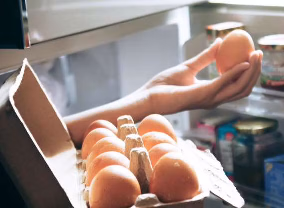 Các chất dinh dưỡng như iod, selen trong trứng gà rất quan trọng để tạo hóc môn tuyến giáp - bộ phận quan trọng kiểm soát cân nặng cũng như điều chỉnh trao đổi chất trong cơ thể.