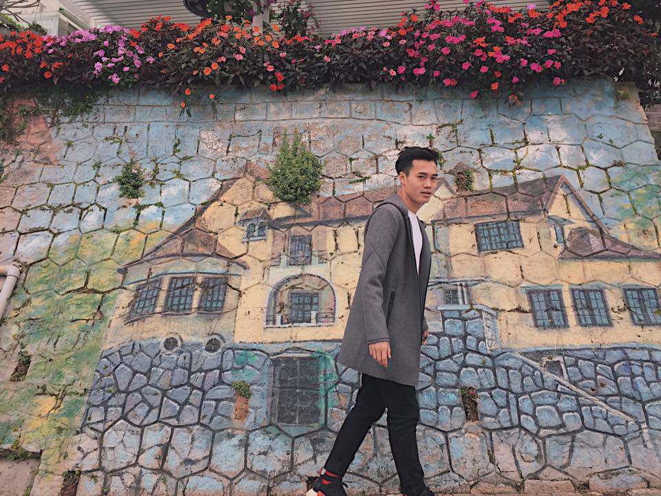 Không chỉ ăn mặc đậm chất Hàn Quốc, Văn Toàn còn có nhiều tấm ảnh diễn khá sâu như các sao.