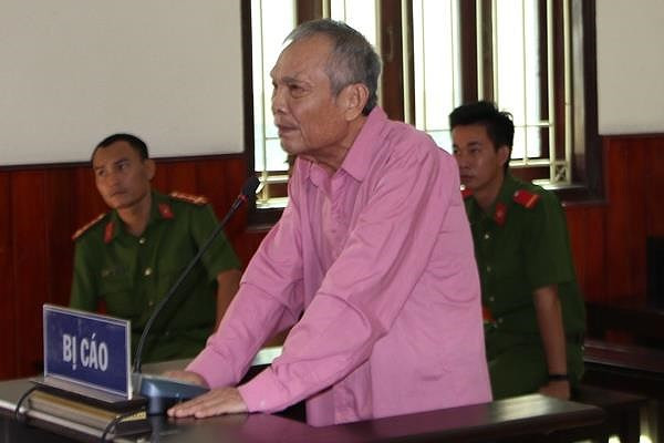 Tuyen an doanh nhan lai xe Lexus tong vao dam tang 4 nam tu