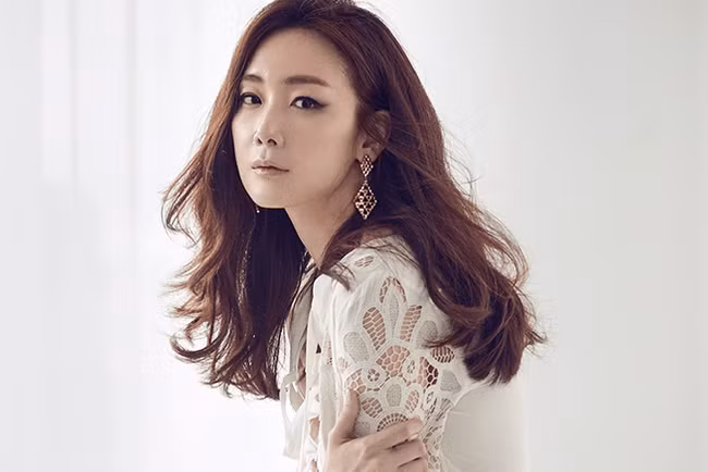 Vẻ đẹp ngọt ngào của mỹ nhân 43 tuổi khiến nhiều fan phải hâm mộ vì độ trẻ trung không kém các ngôi sao mới nổi ở độ tuổi 20 hiện nay. Ảnh: Internet.