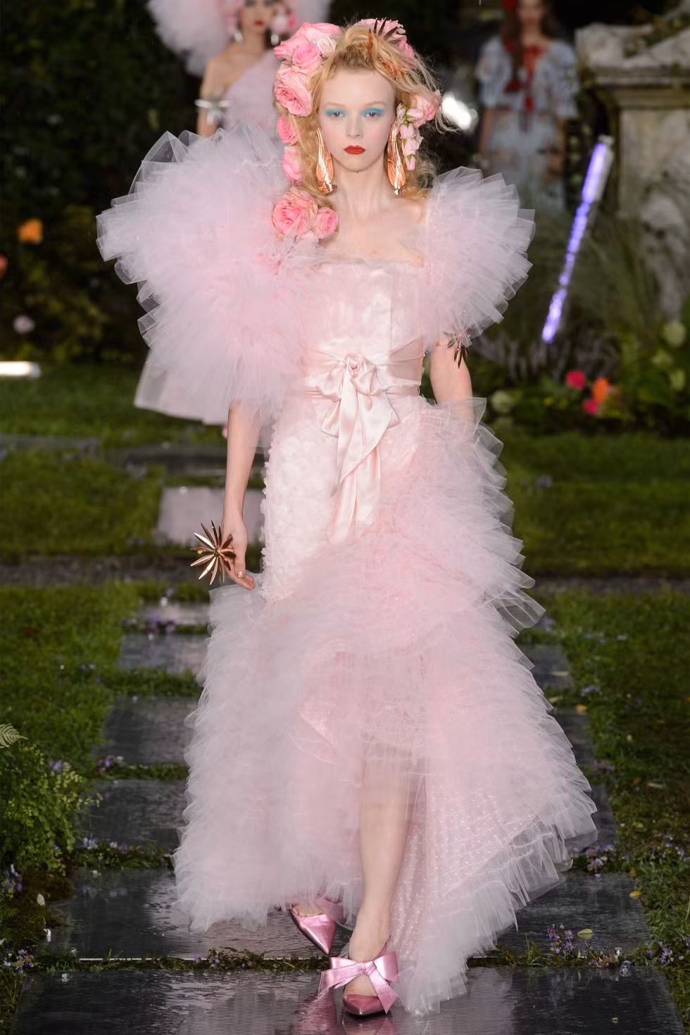 Váy xếp tầng sẽ là xu hướng thời trang năm 2019 nhưng với mức độ phức tạp hơn rất nhiều.