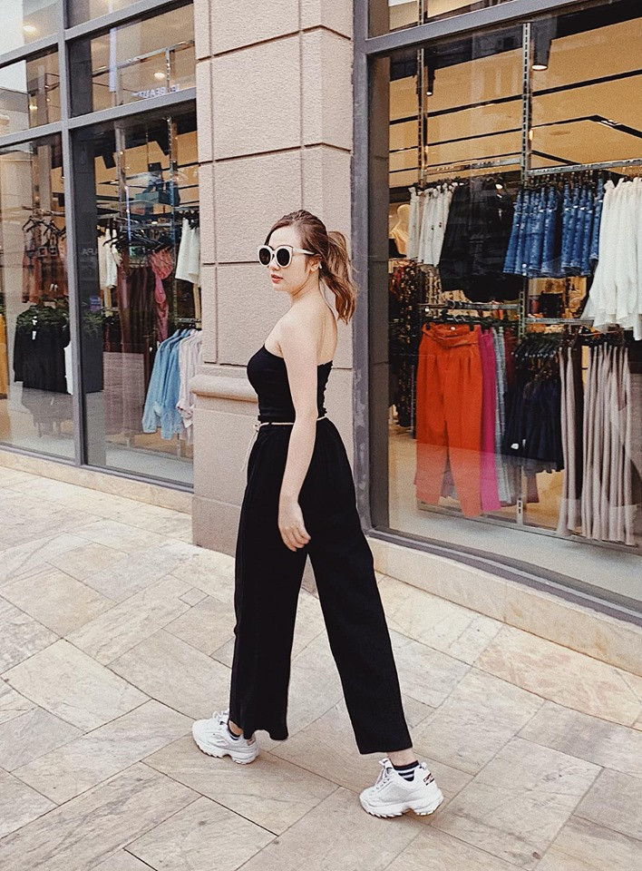 Phong cách thời trang đường phố của Huyền Lizzie cũng rất thu hút giới trẻ.