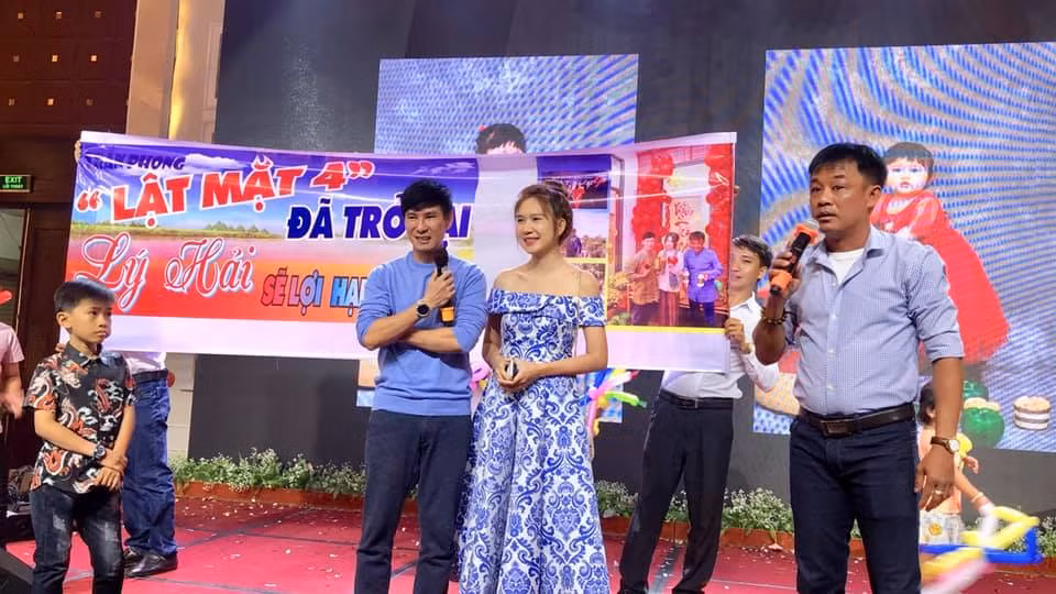 Đây được xem là bí quyết thời trang khá hay và nhận được nhiều sự đồng tình, ủng hộ từ các gia đình khác.