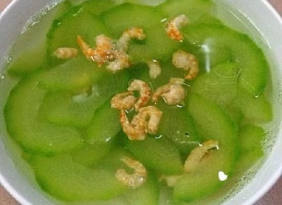 Cũng như những món khác bí bao được nấu với tôm, thịt, cá ăn rất ngon và bổ dưỡng. Bí đao cũng có thể ép lấy nước để uống, vị thanh, mùi thơm, uống với đá rất mát cho ngày hè.