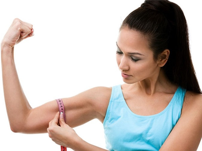 Hình thành cơ bắp chắc khỏe: Tập thể dục vào buổi sáng trước bữa ăn khi dạ dày còn đang trống rỗng có thể kích hoạt sự thay đổi nội tiết tố của cơ thể, từ đó giúp đốt cháy nhiều chất béo hơn, hỗ trợ hình thành cơ bắp chắc khỏe.