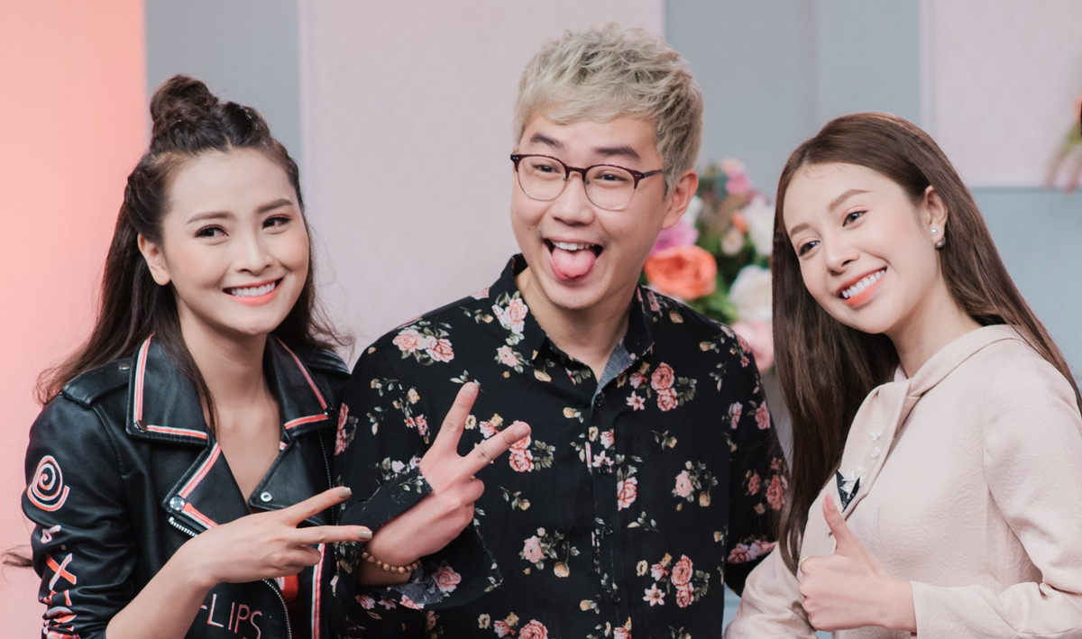 Anh chàng thường diện áo sơ mi hoa đi sự kiện hoặc tham gia các buổi gặp gỡ.