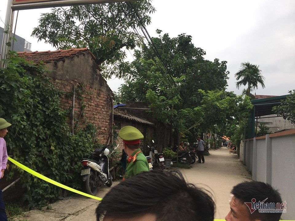 Tham sat gia dinh o Dan Phuong: Lang le tien dua be 14 thang tuoi