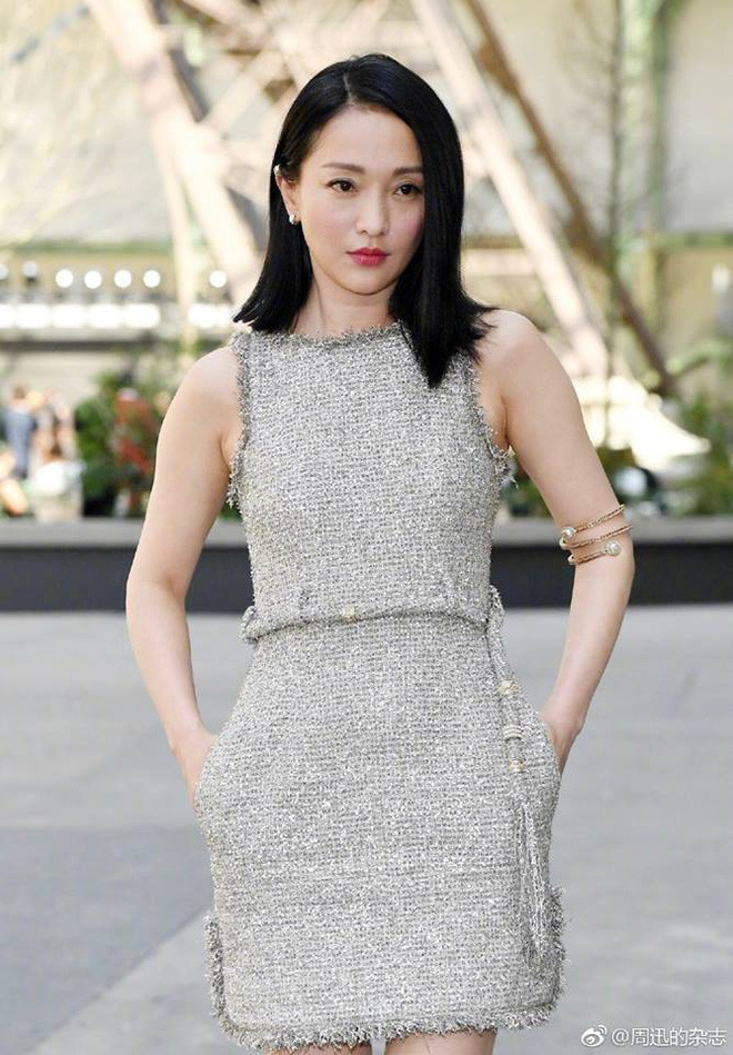 Thay vì chọn ăn những loại rau củ đã qua chế biến thì Châu Tấn lại tích cực ăn nhiều rau củ sống như cà chua, dưa chuột, cà rốt, hay các loại salad rau phong phú hơn để nhận được đủ các dưỡng chất quan trọng cho cơ thể, đặc biệt là vitamin C.